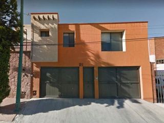 HERMOSA Y GRANDE CASA EN VENTA EN CERRO YUMARI 121, LOMAS 4TA SECCION, SAN LUIS POTOSI.