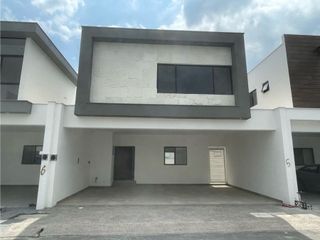 CASA EN VENTA CARRETERA NACIONAL ALTARES RESIDENCIAL SANTIAGO EQUIPADA