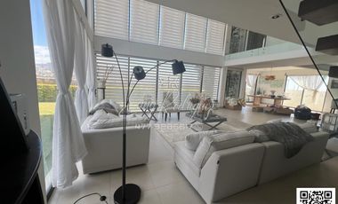CASA EN VENTA, MUY NEGOCIABLE, 4 REC 1 EN PLANTA BAJA, LOMAS DEL MOLINO, TERRENO EXCEDENTE