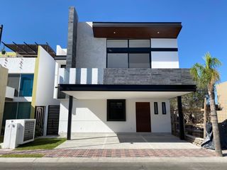 Casa en Venta en Porta Nova Residencial, El Pueblito, Corregidora, Queretaro