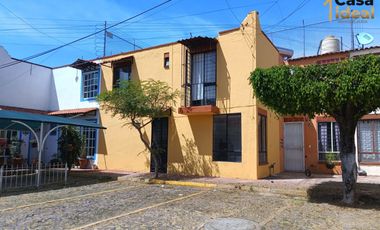 HERMOSA CASA CERCA DE PLAZA DEL SOL