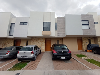 Casa en Querétaro PASEO DE LOS TOROS #1481,26  MZ1 LT16    Eg17-Ca-11
