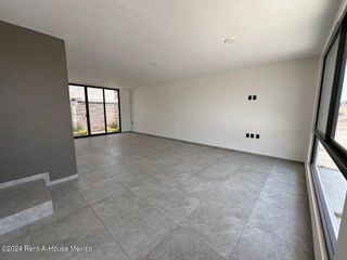 Casa de tres recámaras en venta en Mirador, Querétaro