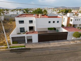 Casa en Venta en Jurica Toliman, Querétaro