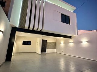 HERMOSA CASA EN VENTA EN VILLA UNIVERSIDAD