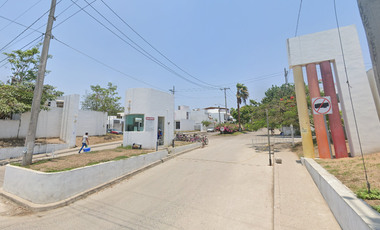 Excelente Oportunidad De Inversión, Remate Bancario en Fracc. Palma Real, San Vicente, Nayarit