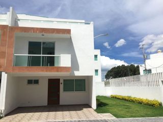 Casa en venta en Puebla por San Andrés Cholula, Camino Real a Cholula a 2 minutos de la Universidad Madero