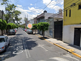 Casa en venta en Col.El Triunfo, Iztapalapa, Ciudad de México., ¡Compra directa con los Bancos!