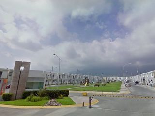 VENTA DE ESTA CASA POR MEDIO DE LA CESIÓN DE DERECHOS EN FRACCIONAMIENTO LAS PLAZAS, MONTERREY