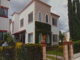 Hermosa Residencia en Venta de 4 recamaras en Fraccionamiento Club de Golf Tequisquiapan, Querétaro