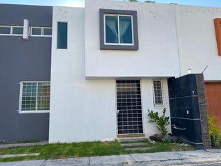Casa en Venta 3 recamaras a 1 calle de UDLAP