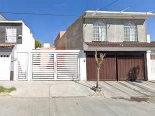 CASA EN REMATE EN LA COL. VILLAS DEL RIO, AGUASCALIENTES.