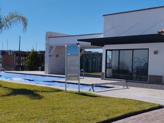Terreno Habitacional en condominio con Amenidades, Alberca, Gym, Tenis,  en el Marques