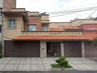 CASA EN VENTA EN LA COLONIA DEL CARMEN, COYOACAN GRAN OPORTUNIDAD DE TENER TU PATRIMONIO A PRECIO DE REMATE BANCARIO