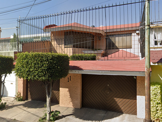 ¡HERMOSA CASA EN JARDÍN BALBUENA, CDMX!