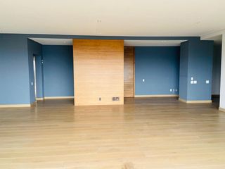 VENTA EXCELENTE DEPARTAMENTO CON GRANDES TERRAZAS, AMPLIO Y COMODO.