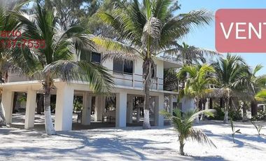 Terreno con Casa de Playa de 2 Pisos Km 35.1, Ciudad del Carmen