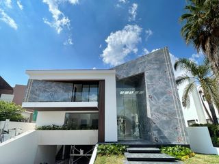 CASA EN VENTA EN LA VISTA COUNTRY CLUB CON 4 RECÁMARAS