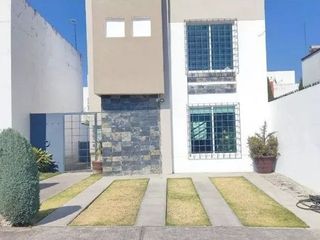 Casa en venta en Fraccionamiento Bonaza, Metepec