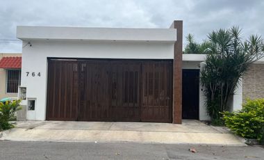 CASA EN VENTA REMODELADA EN SIAN KANN