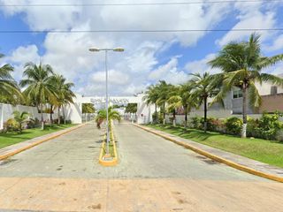¡¡Vive en hermosa y amplia casa en remate en Fracc. Quintas kavanayen, Benito Juárez,  Quintana Roo!