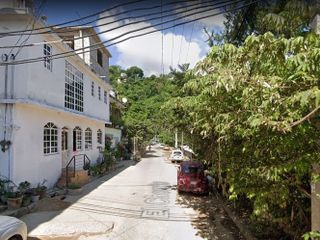 Casa en venta en Colonia las Cruces, Acapulco Guerrero. ¡Compra directa con el Banco, no se aceptan créditos!