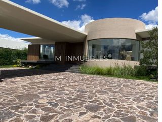Hermosa residencia en venta en Residencial Tres Marías Morelia ¡Adquiere la casa de tus sueños!