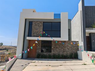 Hermosa casa en venta en Lomalta, Tres Marías, Morelia