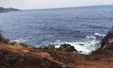 Terreno frente al Océano Pacífico en playa Salchi