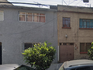 Casa en Venta, **OPORTUNIDAD DE INVERSION** Col Portales Sur, Cerca de la Cineteca Nacional