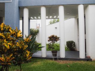 AMPLIA RESIDENCIA EN VENTA EN JARDINES DEL TOREO