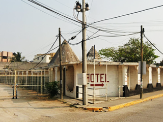 SE VENDE TERRENO CON EDIFICACIONES DESTINADAS AL COMERCIO