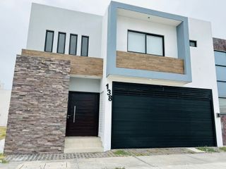 Casa en venta en Veracruz con alberca, Fracc. Las Palmas de Medellín