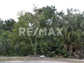 Terreno en Venta  en Cancún en zona Sur