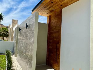 Casa en venta de una planta Zona Canteras $13,500,000