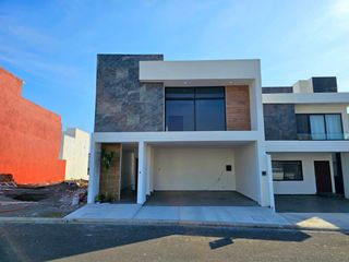Casa en Venta con #Roofgarden y Vista a la Laguna de Mandinga, ubicada en la Zona ➕️ Exclusiva de Veracruz.
