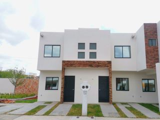 CASA EN VENTA EN AV DE LA LUZ QUERETARO