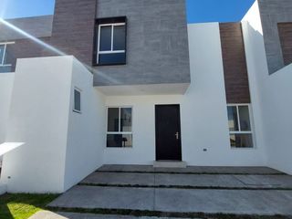 CASA EN VENTA EN MOLINO DE LAS FLORES. (MIRYAM)