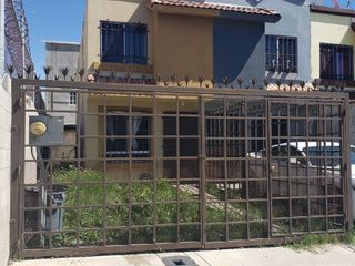 🏠 Casa en Venta en Urbiquinta del Cedro, Tijuana 🌟 Aprovecha tu crédito INFONAVIT y estrena hogar en una comunidad segura. 🔐