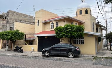 CASA A 2 CUADRAS DE AV. LOPEZ MATEOS EN ESQUINA