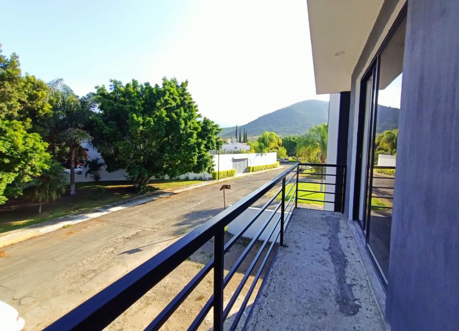 CASA EN VENTA CAMPO SUR TLAJOMULCO