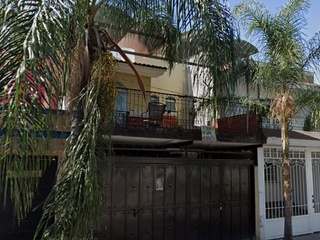 Casa en Remate Bancario en Lagos Oriente, Guadalajara, Jalisco. (65% debajo de su valor comercial, solo recursos propios, Unica Oportunidad)