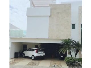 Casa en venta en el Fraccionamiento Lomas Residencial Riviera Veracruzana