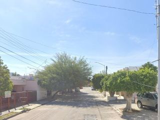 Hermosa y amplia casa en remate en Torreón Jardín, Torreón, Coahuila!