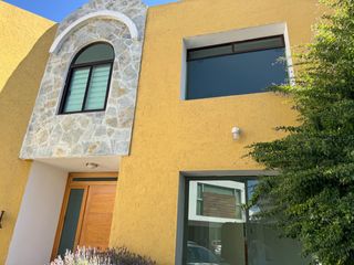 Casa en Venta en Fracc. Santa Lucia, Santiago Momoxpan, Puebla