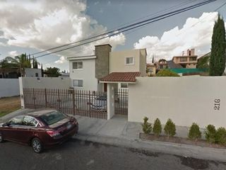 Casa en venta  en la calla De Carrillo #216, Colonia Villas del Mesón, C.P. 76226. fjma17