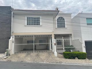 Se vende casa en Col Privada. Rincón de San Jerónimo.