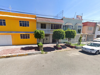 Casa en venta de Oportunidad, Jardines de Santa Clara Ecatepec. BJ*