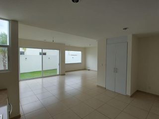 CASA EN VENTA EN LA VISTA RESIDENCIAL S.L.P
