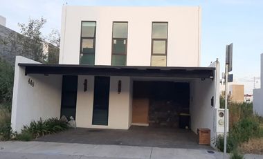 CASA EN VENTA EN VILLA DE TABORA II, IRAPUATO, GUANAJUATO